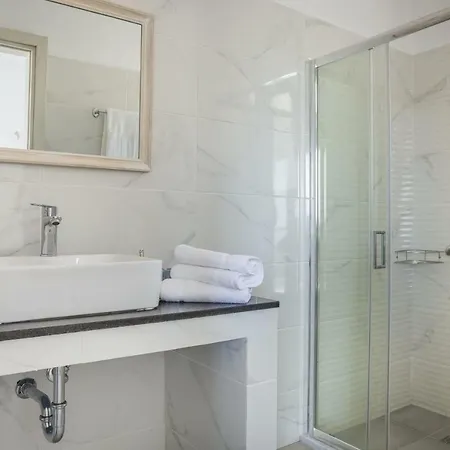 Villa Trapezaki Sleeps 6 Pool Air Con