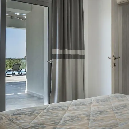 Villa Trapezaki Sleeps 6 Pool Air Con